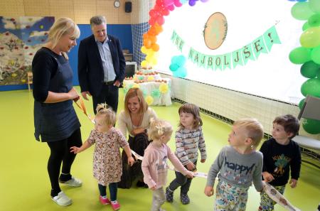 OSEM LET VRTCA CERKNICA 17 FOTO ARHIV VRTCA